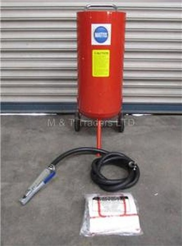 Pressurised sand blast pot - blast,